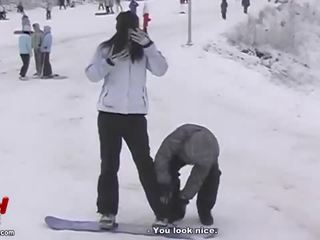 Asyano pareha baliw snowboarding at sekswal adventures film