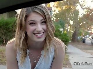 Thankful blondynka nastolatka hitchhiker pieprzy obcy ukłucie